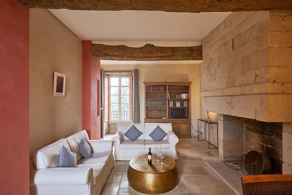 Gite Le Logis - Manoir Le Plessix Madeuc Corseul Esterno foto